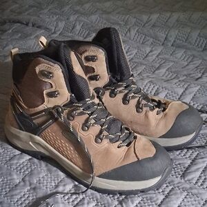 Keen Tan and Black Men's Waterproof Trail Boots